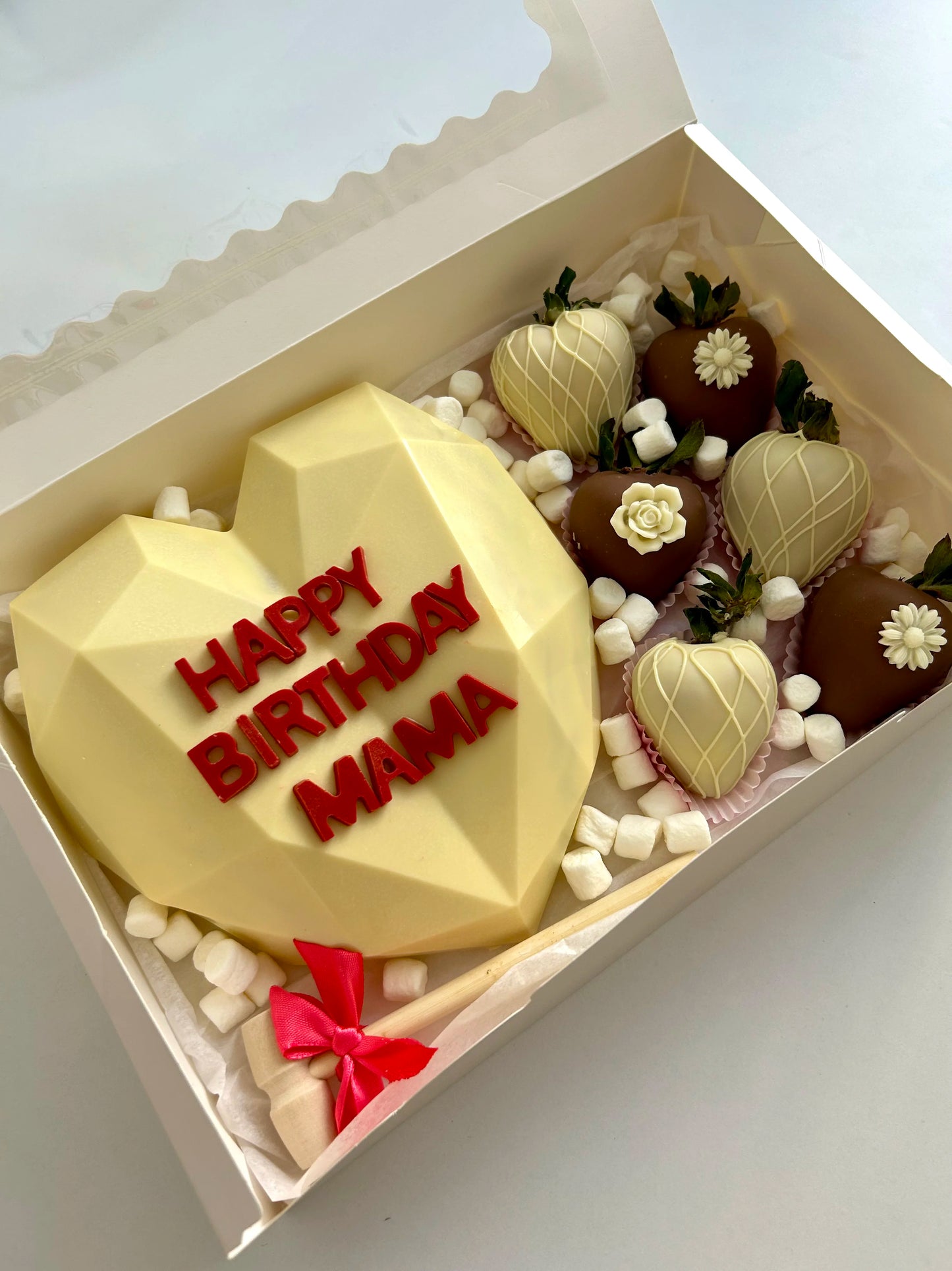 Smash heart and strawberries for mother Birthday